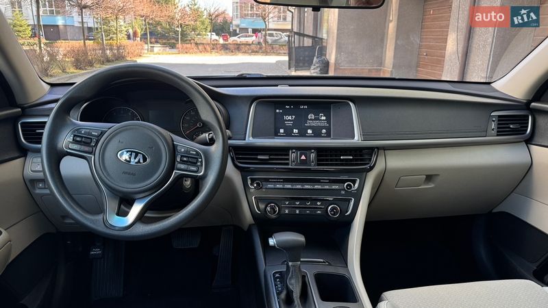 Седан Kia Optima 2017 в Ивано-Франковске