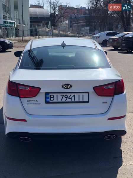Седан Kia Optima 2015 в Полтаве