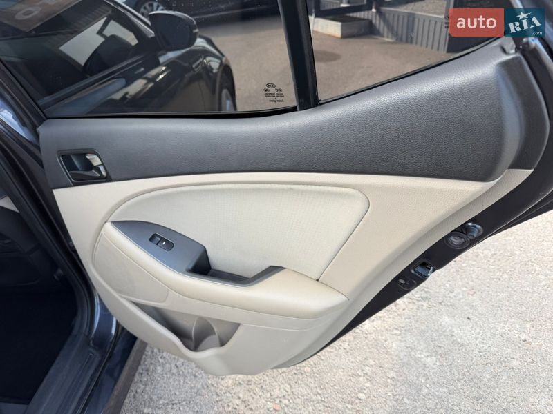 Седан Kia Optima 2015 в Києві фото 26 Седан Kia Optima 2015 в Києві