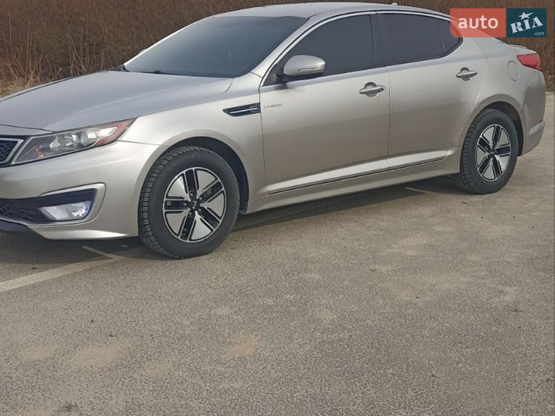 Седан Kia Optima 2013 в Львове