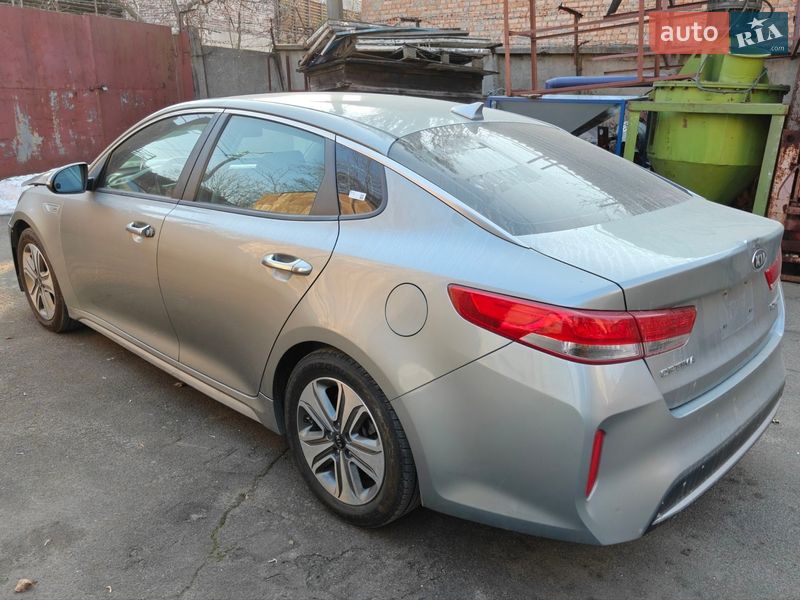 Седан Kia Optima 2017 в Киеве