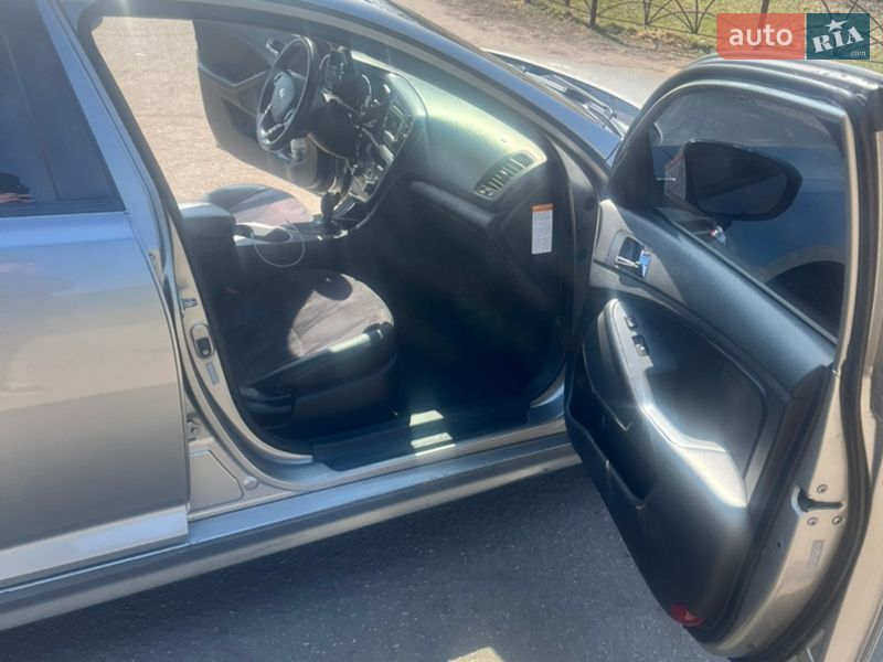 Седан Kia Optima 2013 в Киеве