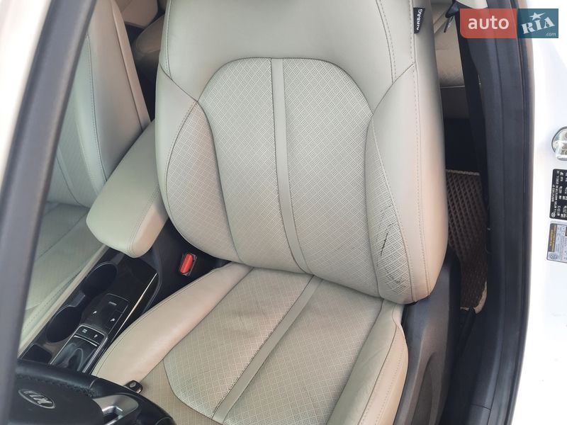 Седан Kia Optima 2016 в Прилуках