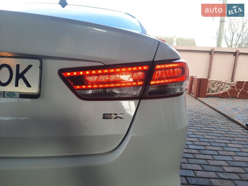Седан Kia Optima 2016 в Прилуках