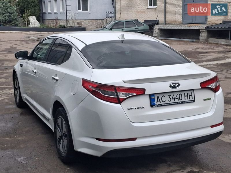 Седан Kia Optima 2012 в Луцке