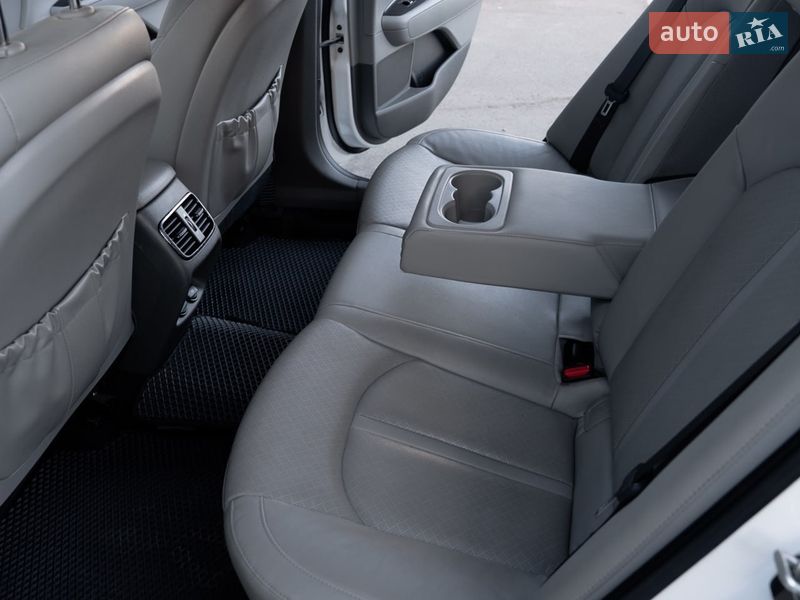 Седан Kia Optima 2016 в Днепре