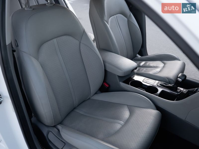 Седан Kia Optima 2016 в Днепре