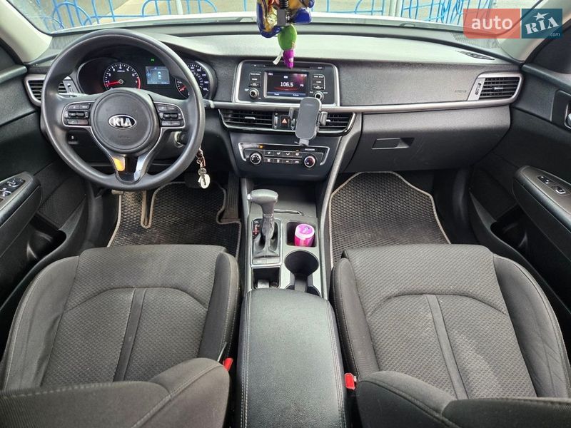 Седан Kia Optima 2016 в Киеве