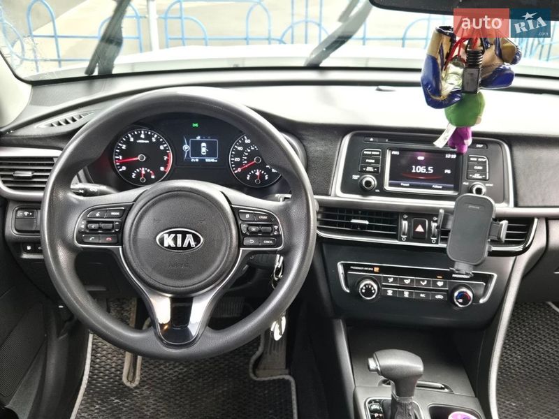 Седан Kia Optima 2016 в Киеве