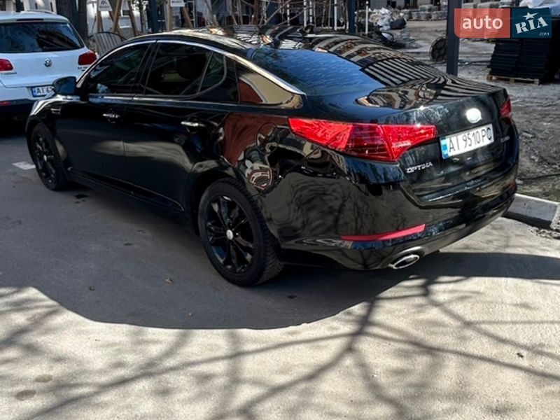 Седан Kia Optima 2013 в Ирпене