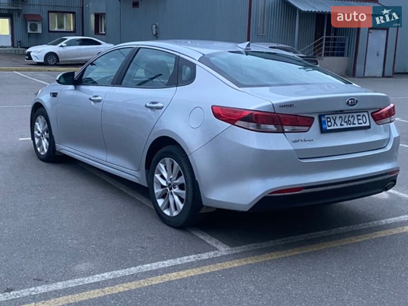 Седан Kia Optima 2017 в Хмельницком
