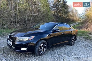 Седан Kia Optima 2014 в Сколе