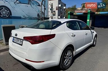 Седан Kia Optima 2013 в Ужгороде