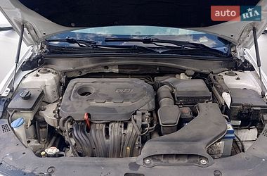 Седан Kia Optima 2015 в Львове