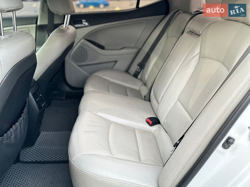 Седан Kia Optima 2014 в Киеве