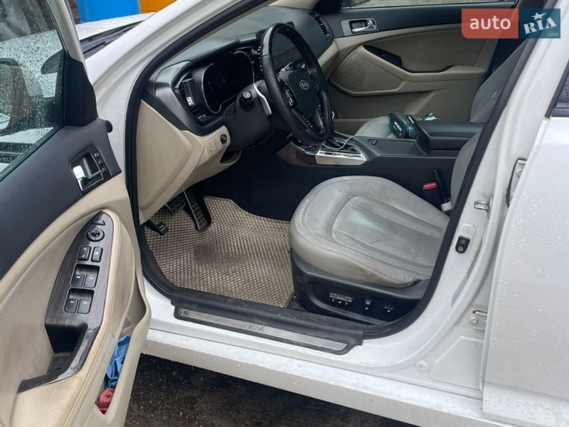 Седан Kia Optima 2011 в Києві