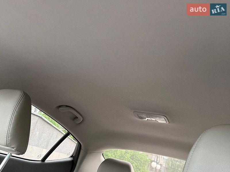 Седан Kia Optima 2014 в Киеве