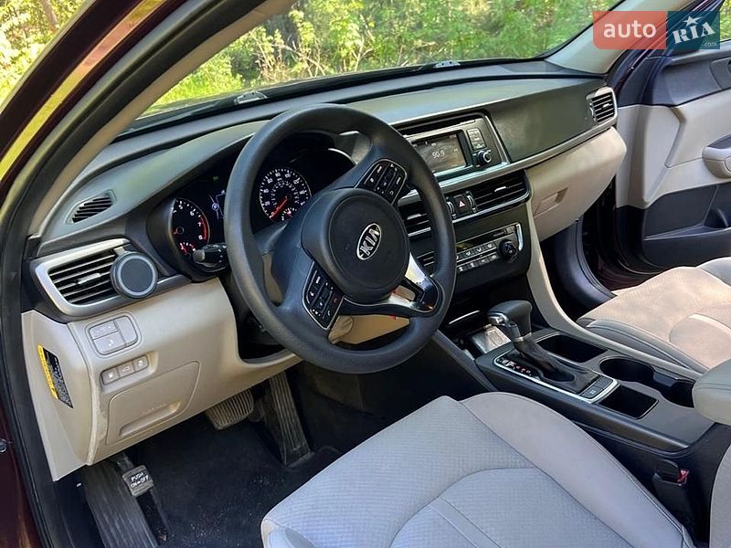 Седан Kia Optima 2016 в Нетішині