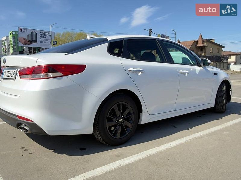 Седан Kia Optima 2016 в Києві