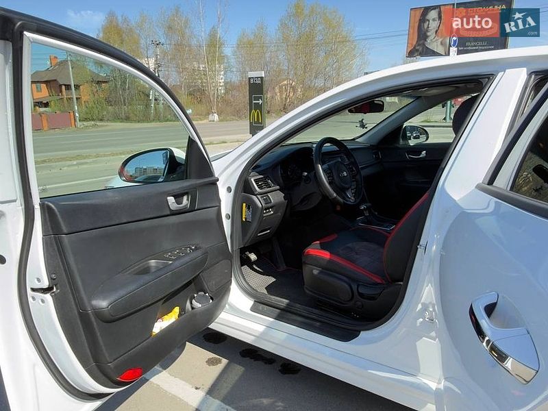 Седан Kia Optima 2016 в Києві