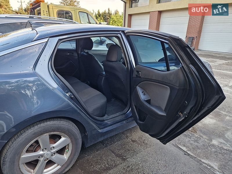 Седан Kia Optima 2014 в Львове