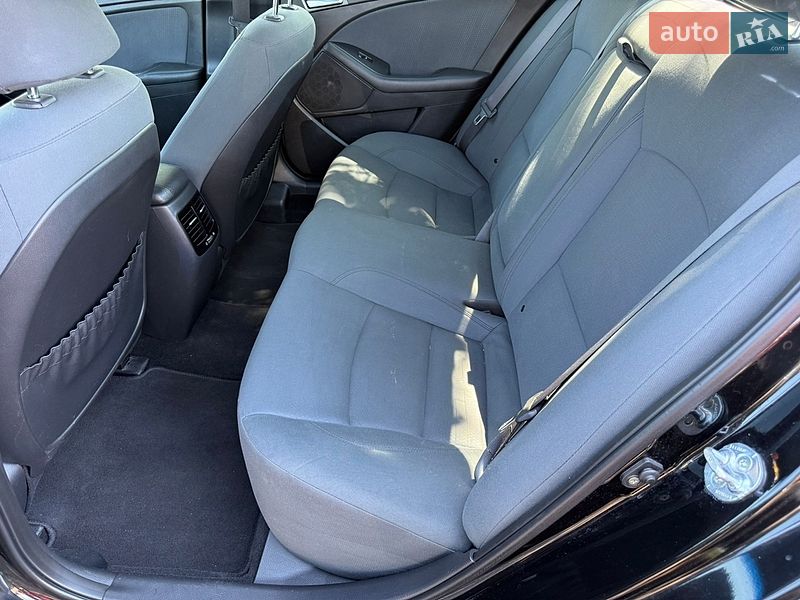 Седан Kia Optima 2014 в Киеве