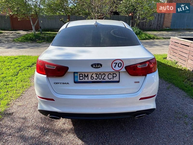 Седан Kia Optima 2015 в Сумах