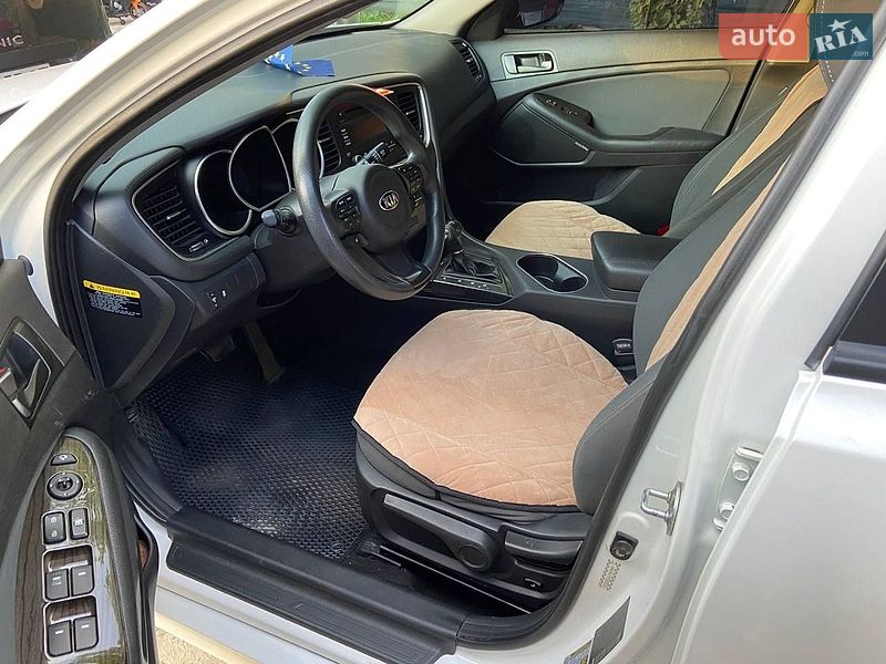 Седан Kia Optima 2015 в Сумах