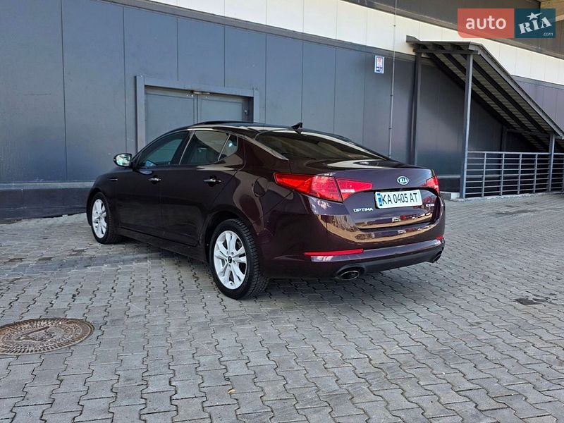 Седан Kia Optima 2011 в Києві