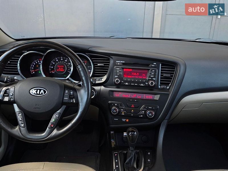Седан Kia Optima 2011 в Києві