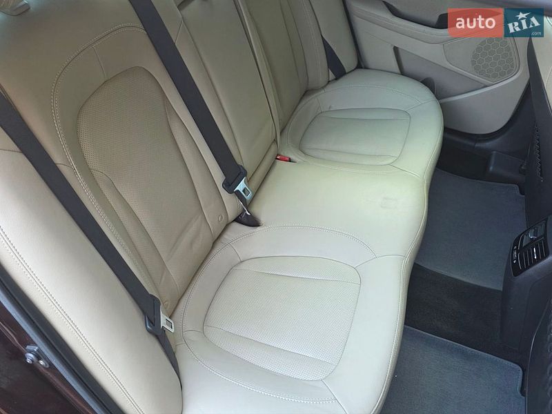Седан Kia Optima 2011 в Києві