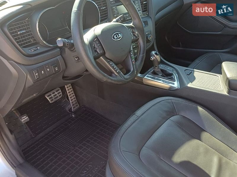 Седан Kia Optima 2012 в Киеве