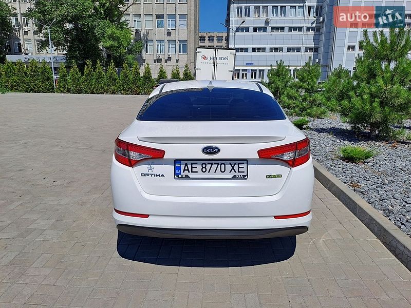 Седан Kia Optima 2012 в Днепре