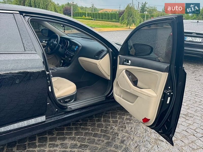 Седан Kia Optima 2015 в Жовкві