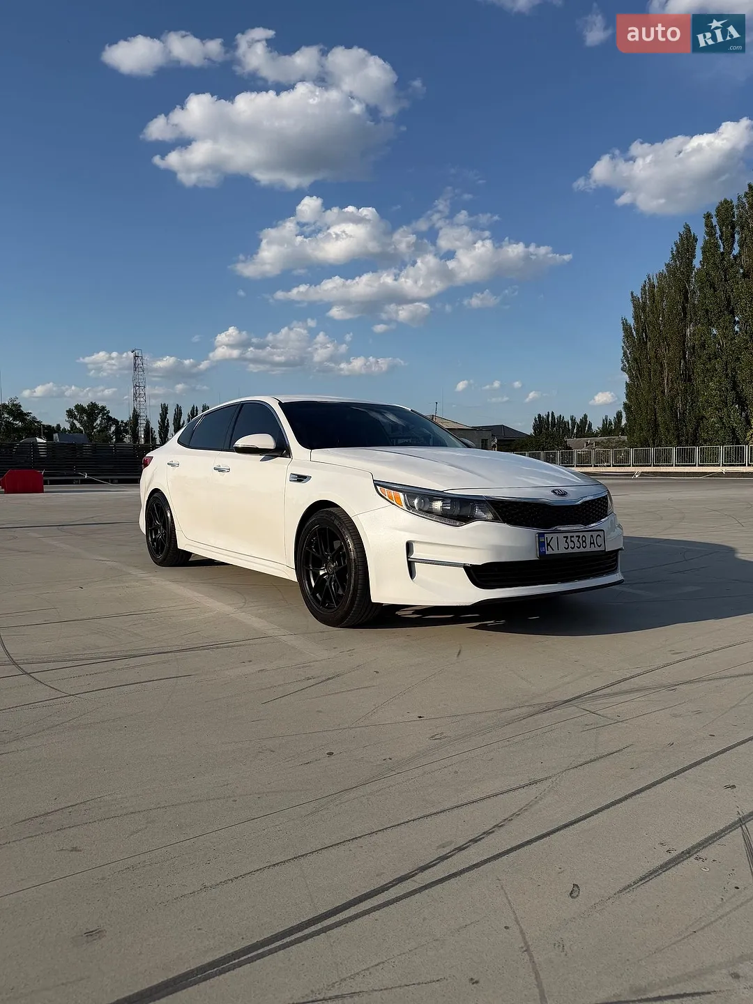 2018 Kia Optima - фото 1
