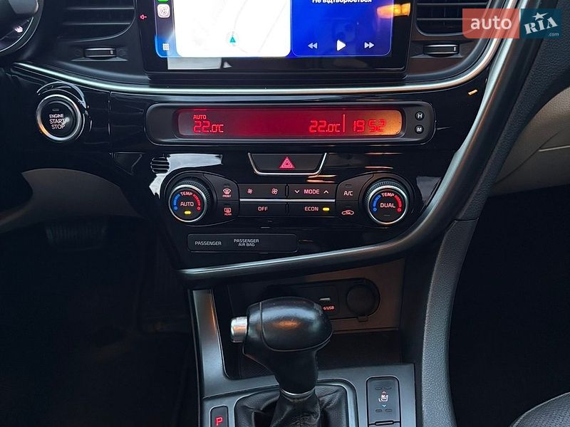 Седан Kia Optima 2015 в Василькові