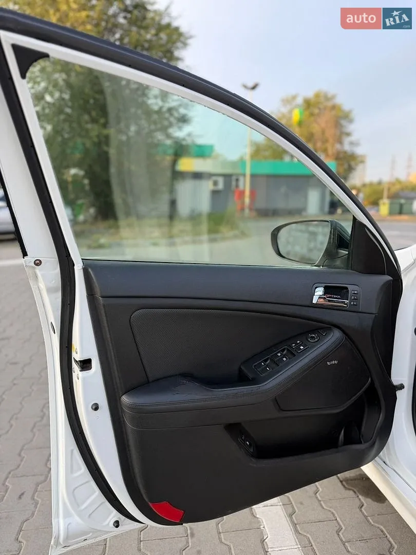 2011 Kia Optima - мініатюра 32