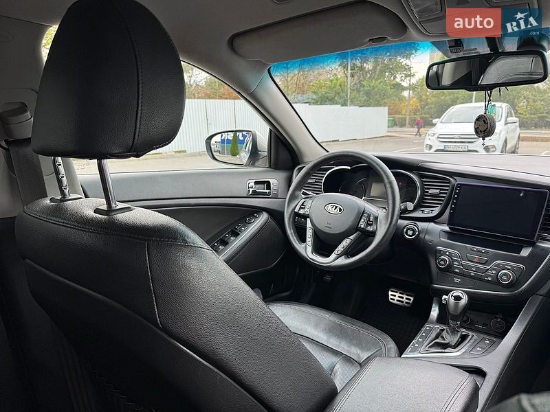 Седан Kia Optima 2012 в Южному