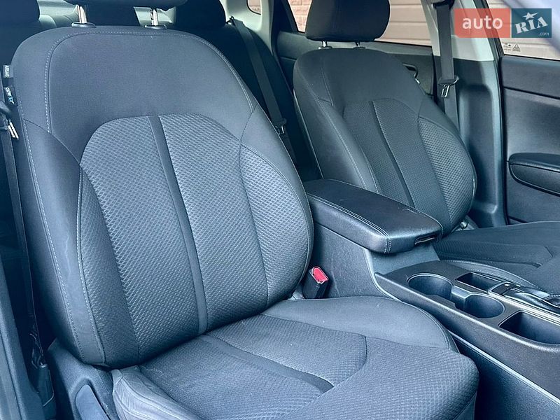 Седан Kia Optima 2016 в Святопетрівське