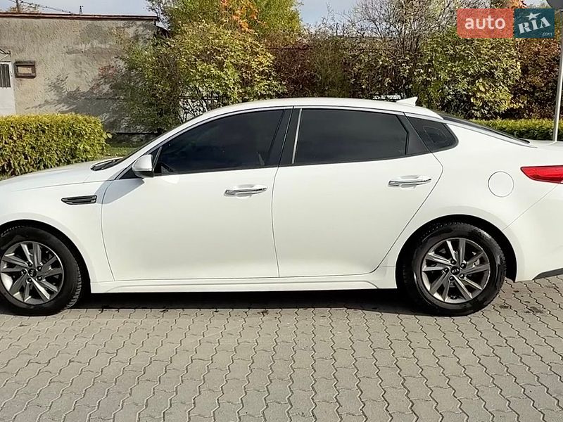 Седан Kia Optima 2018 в Львове