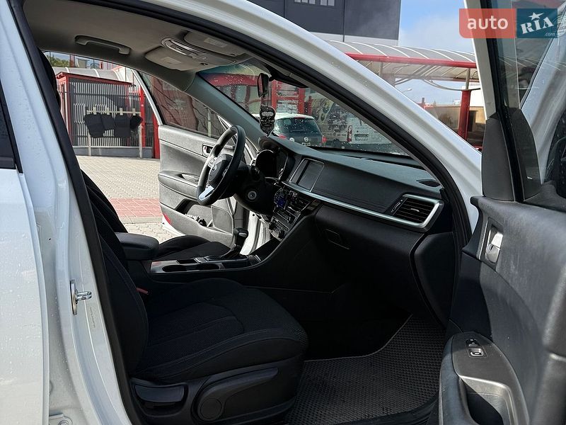 Седан Kia Optima 2018 в Львове
