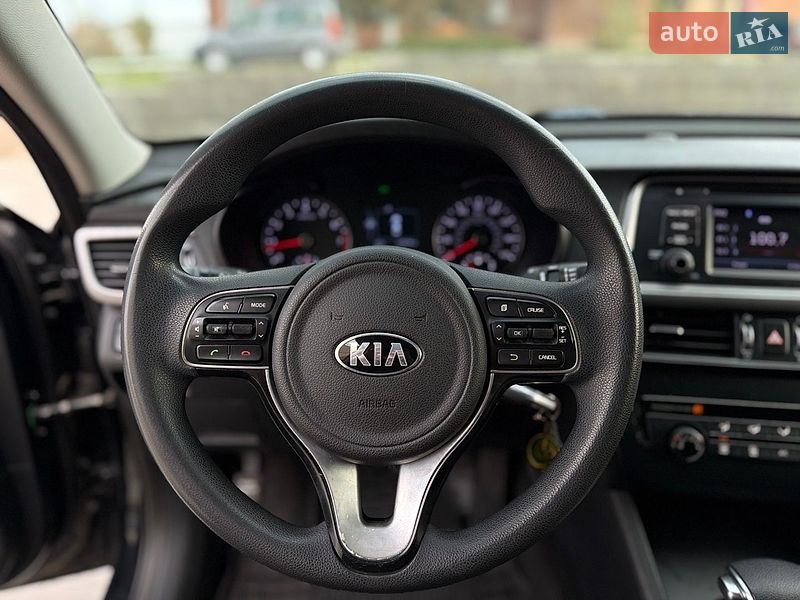 Седан Kia Optima 2016 в Ровно