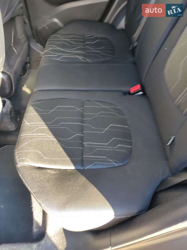 Хэтчбек Kia Picanto 2014 в Черновцах