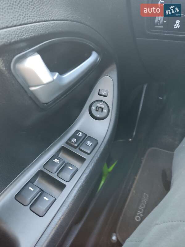 Хэтчбек Kia Picanto 2014 в Черновцах