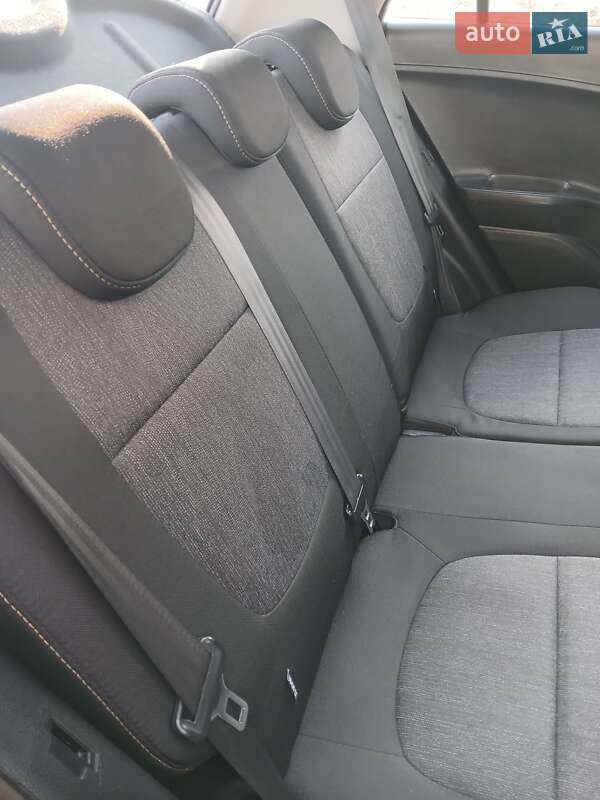 Хэтчбек Kia Picanto 2011 в Запорожье