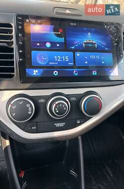 Хэтчбек Kia Picanto 2011 в 