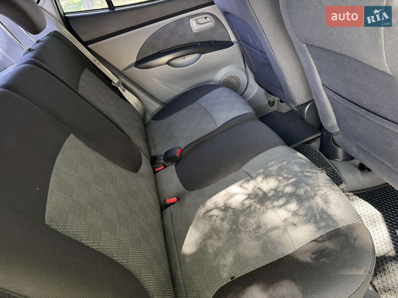 Хетчбек Kia Picanto 2007 в Дніпрі