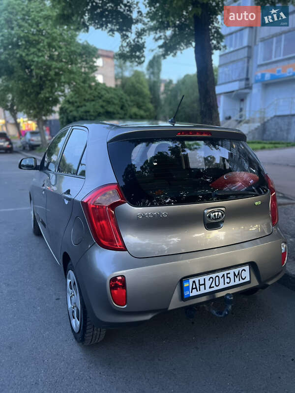 Хетчбек Kia Picanto 2012 в Чернігові
