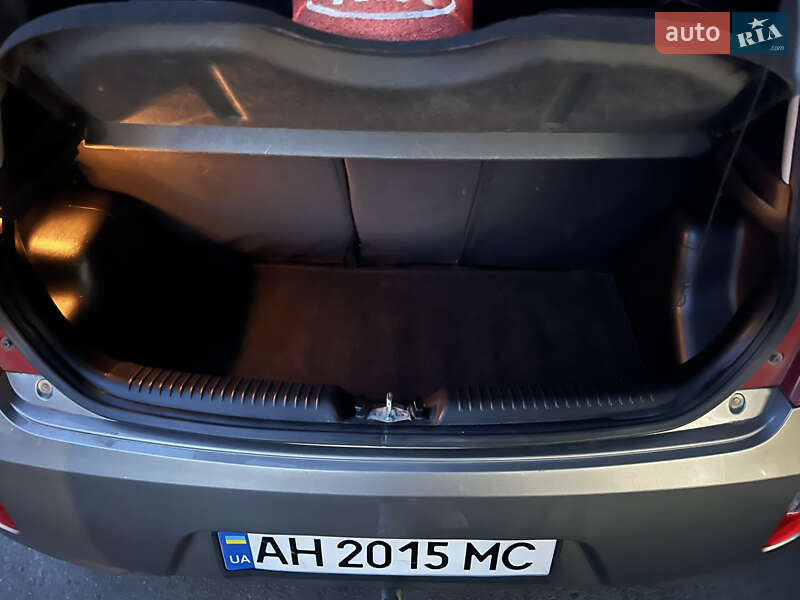 Хетчбек Kia Picanto 2012 в Чернігові