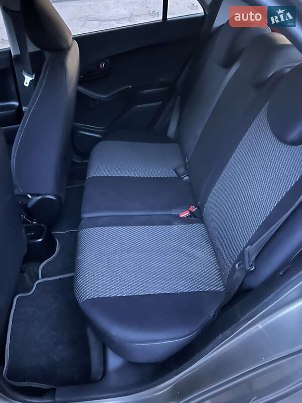 Хетчбек Kia Picanto 2012 в Чернігові
